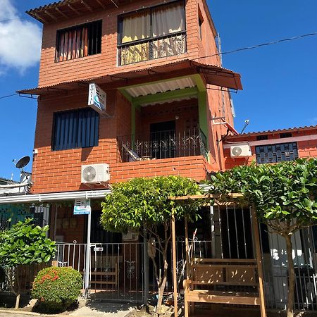 Mi Pueblo Natal Aptos Y Habitaciones Necocli Bagian luar foto